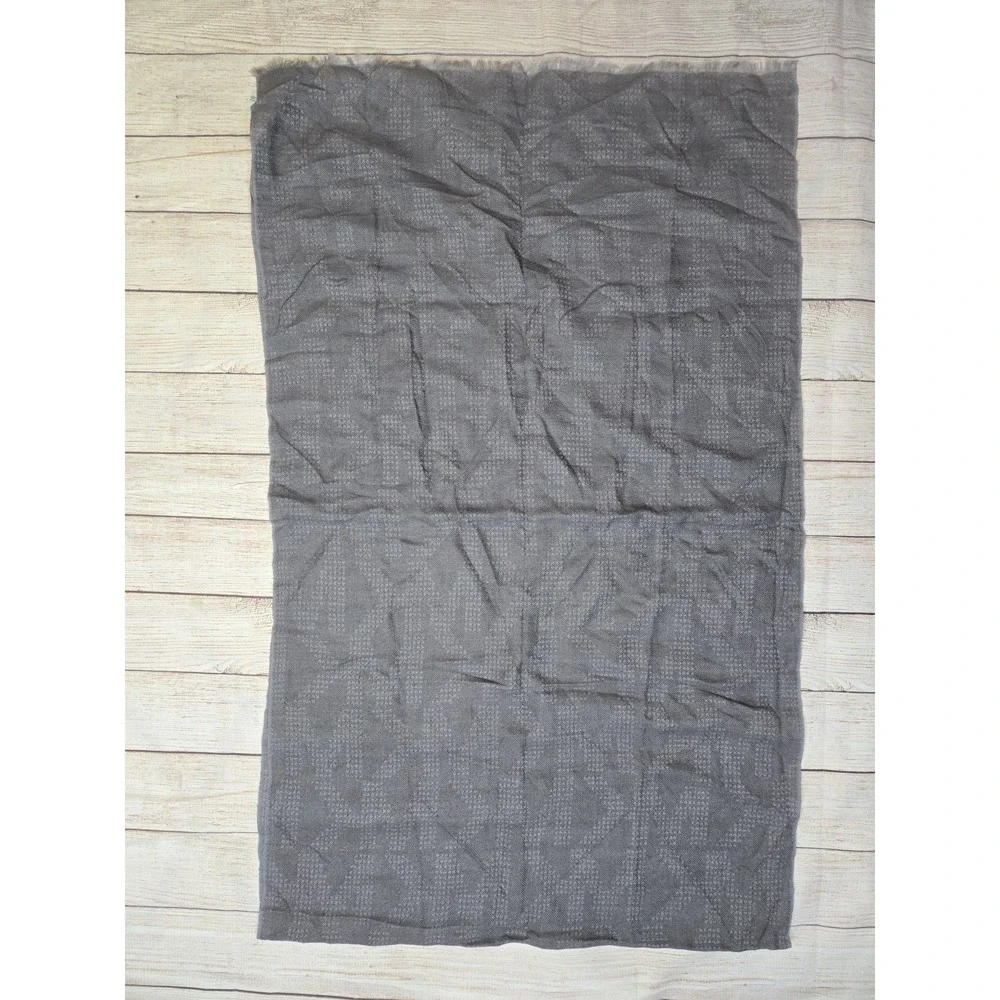 Michael Kors NWT‎ Gray Logo Scarf Lightweight Monochrome 100% Wool